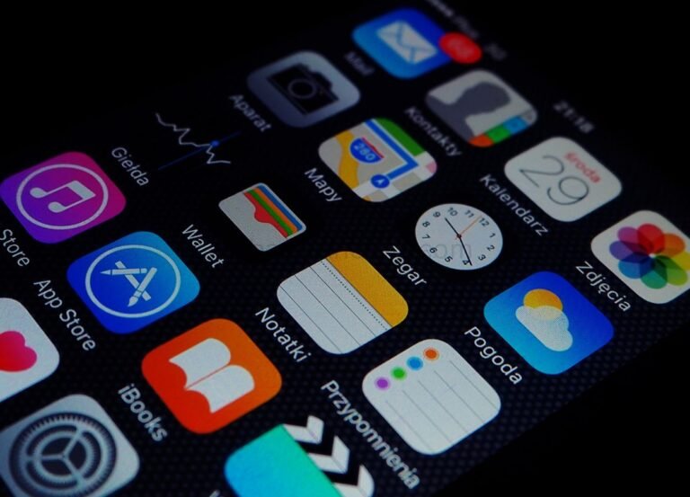 Apple Hapus Aplikasi MAX dari App Store Rusia - KabarTeknologi.com