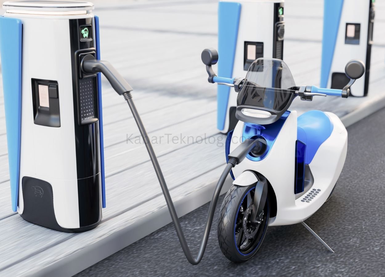 Memahami Perbedaan Skema Sewa dan Tukar Baterai pada Motor Listrik di Indonesia - KabarTeknologi.com